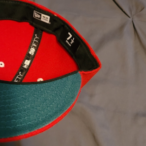 Rare Exclusive Dionic Worldwide Red Snowflake New Era 59Fifty - Size 7 1/2 - Picture 4 of 5